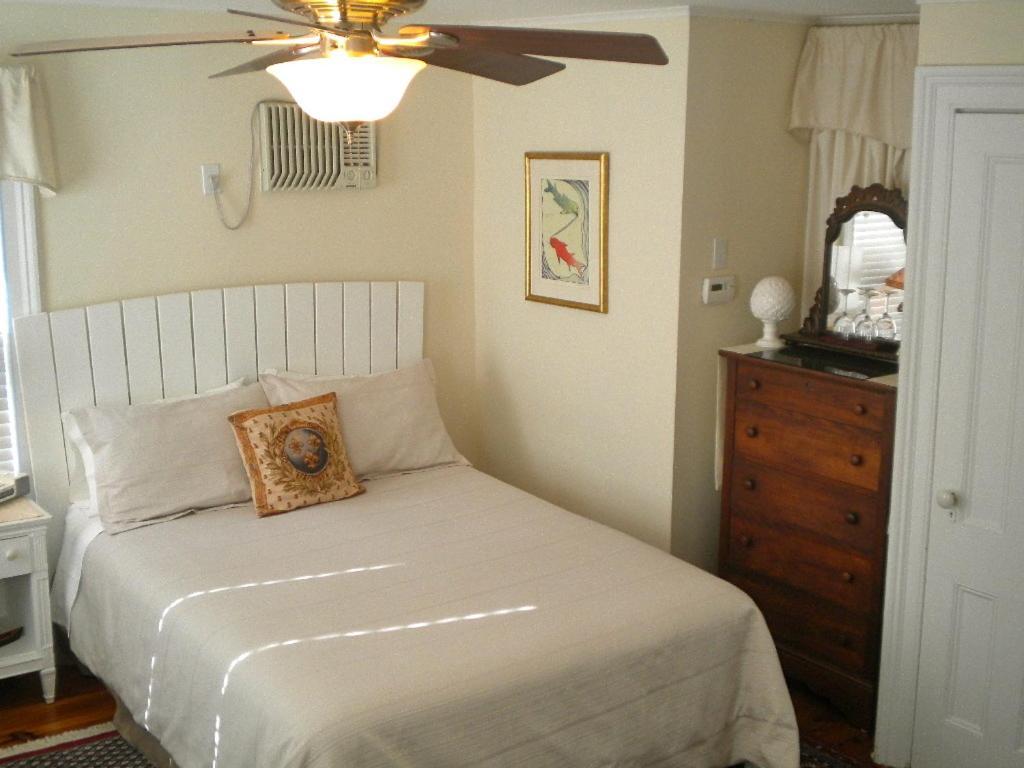 The Stirling House Waterfront Inn Greenport Kamer foto